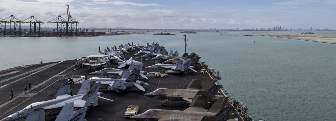 USS Abraham Lincoln arrives in Laem Chabang